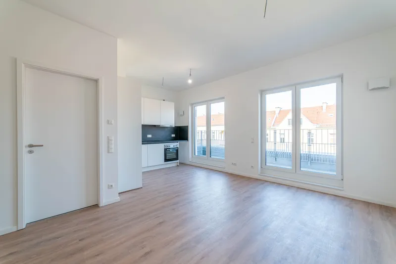 Bright Penthouse Apartment with 2 Bedrooms, 2 Bathrooms and Large Balcony Apt 152 — photo 1